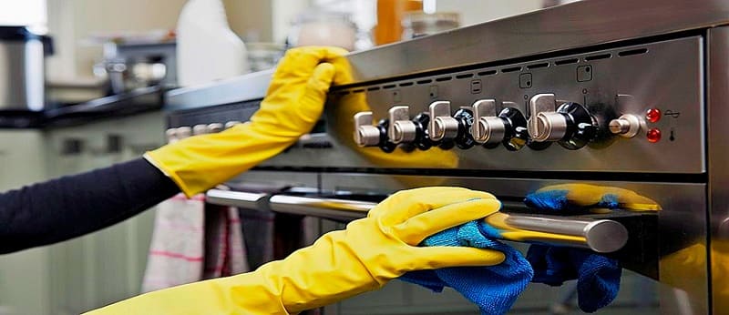 Limpieza de equipos en cocinas industriales